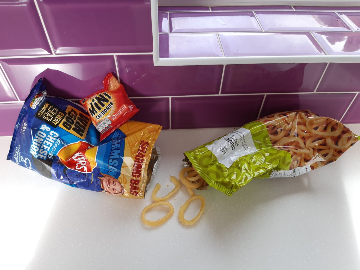 Crisp packets are not recyclable in the green bin but can be recycled along with other tearable plastic like salad, cereal and rice bags at your local supermarket🛒 . Visit recyclenow.com/recycle-an-ite… to find your nearest one😇