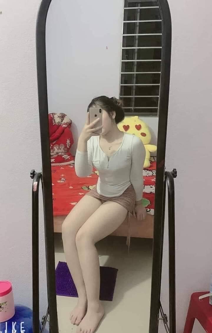 trangpham369's tweet photo. Good girl thì muốn tặng vòng tay😼😽
Còn em thì muốn anh còng tay😌🫰
Nuột k , ngon k - các anh có thích em không ? Em ở long an,singermom tìm ba cho con trai ..
#rau#dưa#fwb
#patr1#gaixinh#dance
#fwb#ons 
#sugarbaby 
Sét kèo fwb - ons lh em https://t.co/cpuTEnT09j https://t.co/2aq5fJ8o9l