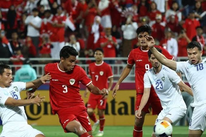 Bung Binder Singh, setelah Indonesia dikalahkan Uzbekistan:

'Indonesia memang tidak bermain baik, tapi wasitnya jelas bikin emosi. Tetap semangat, fokus next match lawan Irak hari Kamis dan ingat targetnya lolos Olimpiade bukan juara Piala Asia U23.'

📷: Bola Kompas