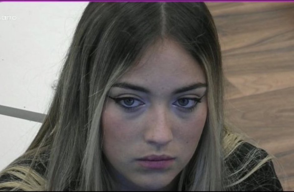 l6kius's tweet photo. la cara de una mujer que se dio cuenta que no son todos iguales, es uno peor q el otro #GranHermano https://t.co/aij7qbh0Cc