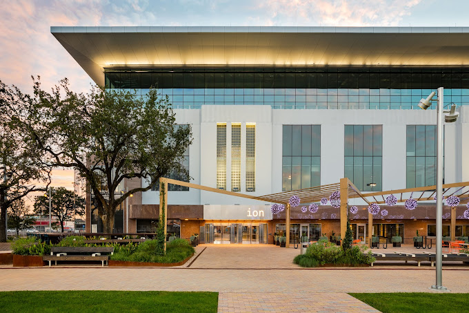 Rice Business (@rice_biz) on Twitter photo <a href="/UHouston/">University of Houston</a> & <a href="/ricealliance/">Rice Alliance</a> announced the 2024 cohort for their business accelerators, RED Labs & OwlSpark! Both programs will be at the Ion, Houston's innovation hub and a collaborative space for growth. Don't miss the Bayou Startup Showcase on August 1. 📲:tinyurl.com/wur5ys8n <a href="/UHouston/">University of Houston</a> & <a href="/ricealliance/">Rice Alliance</a> announced the 2024 cohort for their business accelerators, RED Labs & OwlSpark! Both programs will be at the Ion, Houston's innovation hub and a collaborative space for growth. Don't miss the Bayou Startup Showcase on August 1. 📲:tinyurl.com/wur5ys8n