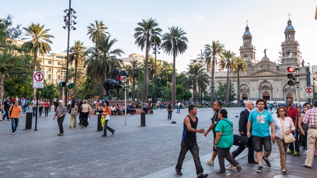 In Chile, urbanization brings progress and challenges. Discover how @UNDP + Chile 🇨🇱 are tackling urban inequalities towards inclusive, #SustDev. Together, we are building resilient cities for a better future. go.undp.org/ZJQ