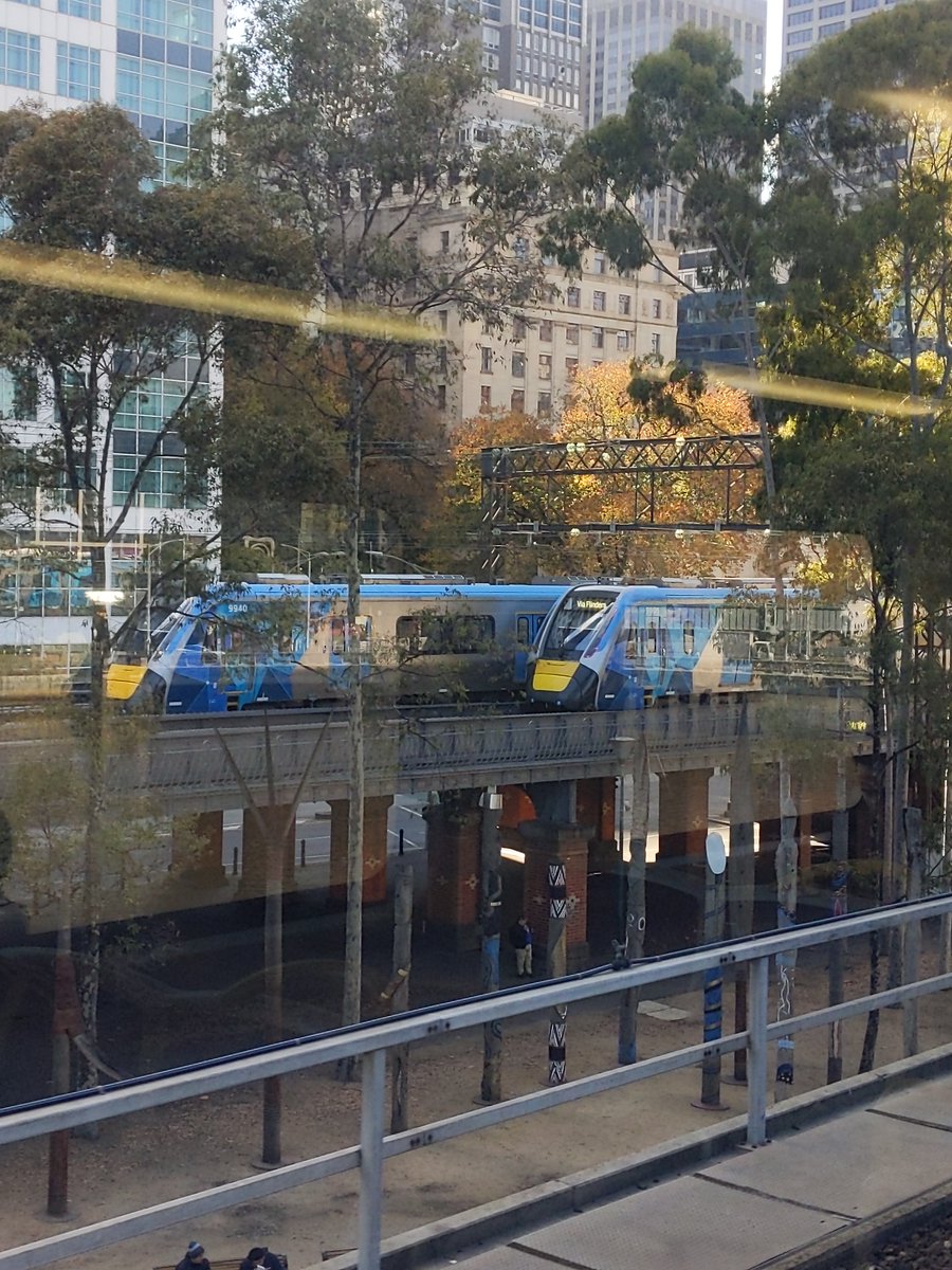 paralleling an empty HCMT going west along the northern viaduct. off to calder I suppose. Passing a HCMT in service on the Caulfield viaduct which was cool to see