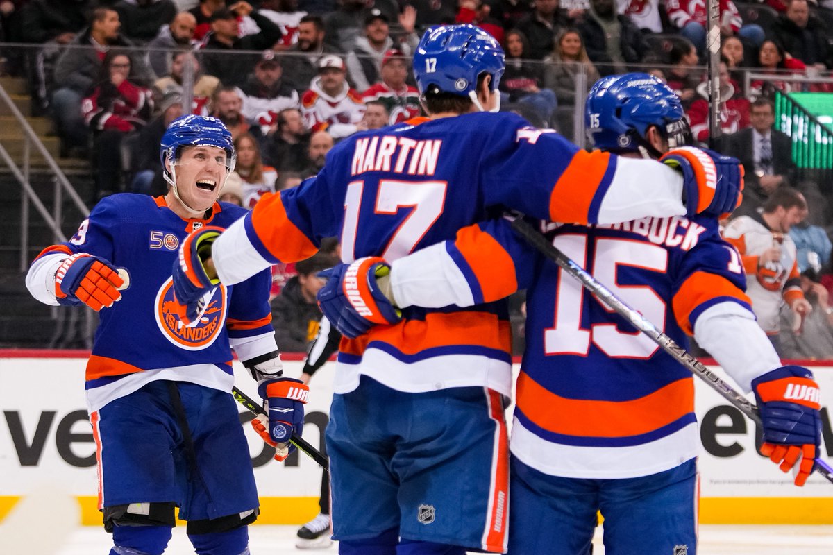 Enough to make a grown man cry. Thank you boys for everything. I will never forget the memories you gave me, childhood hero's. The best 4th line in the game, The Identity line. E = MC^2 #Isles