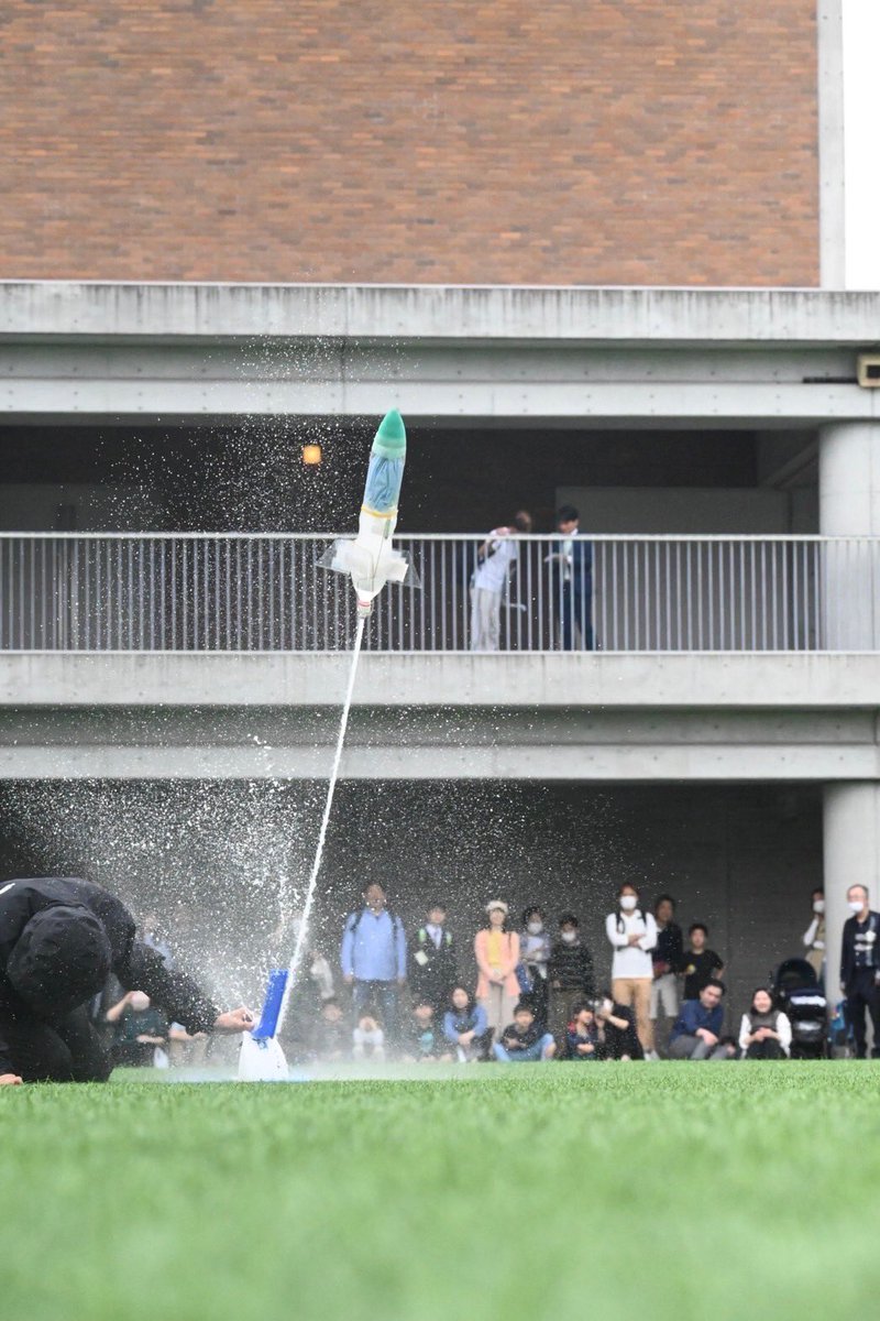 聖光祭閉幕
展示を見に来て下さった方や宇宙食を購入して下さった方は本当にありがとうございました。ぜひ来年も後輩達の聖光祭に遊びに来て下さい！