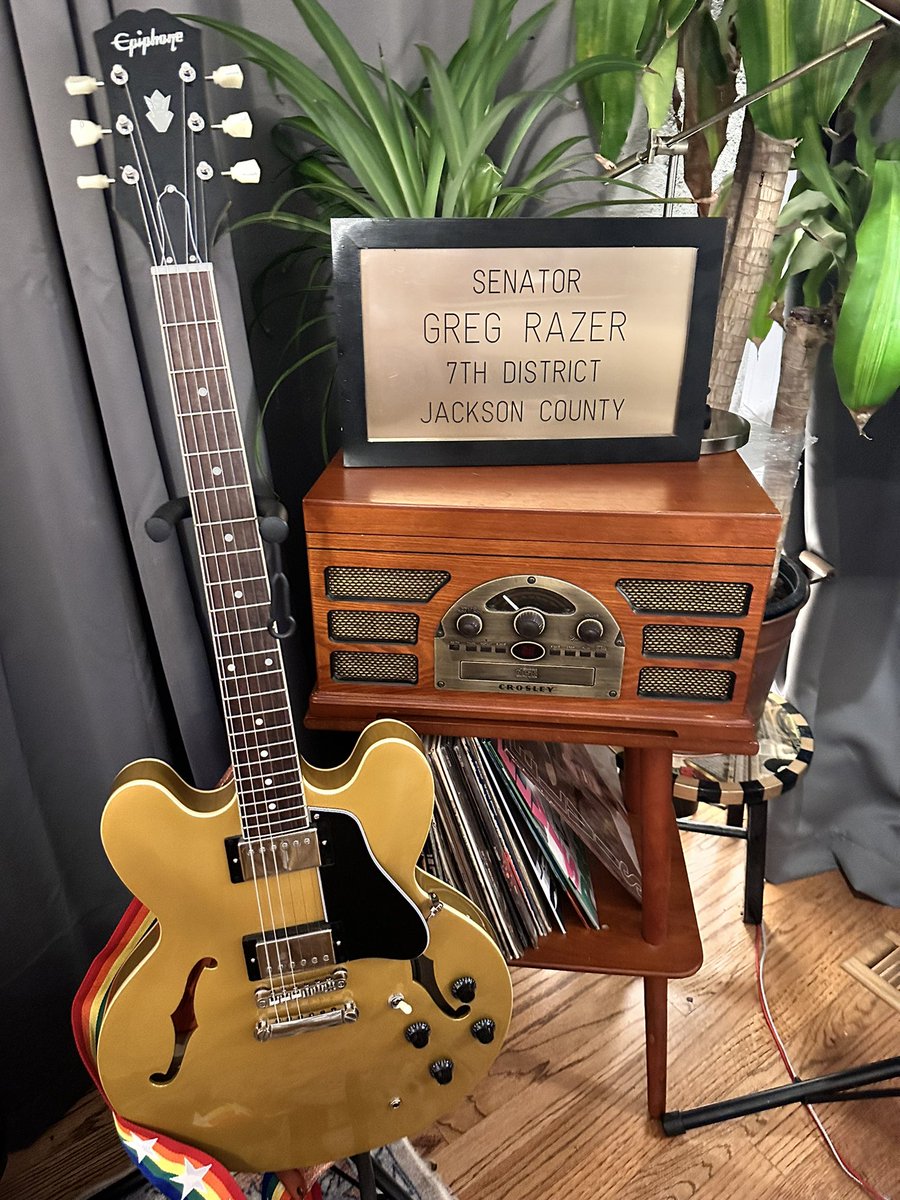 Greg Razer tweet media