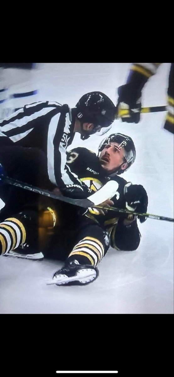SmokeBrake86's tweet photo. Calm down Bradley... #nhl https://t.co/wQTpS0qUAq