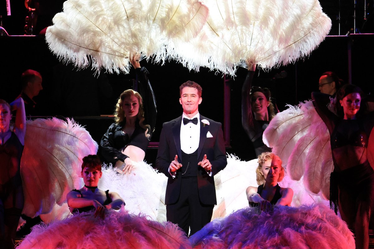 ミュージカル シカゴ公式 tweet media