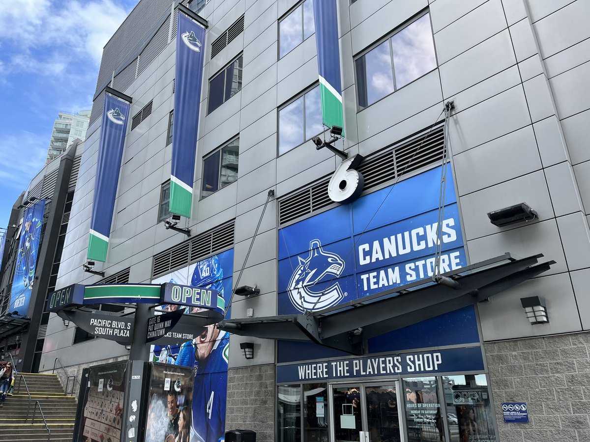 We want to see your #Canucks fan photos! Reply here or email newsat11bc@globalnews.ca and we’ll show some on TV after the game.