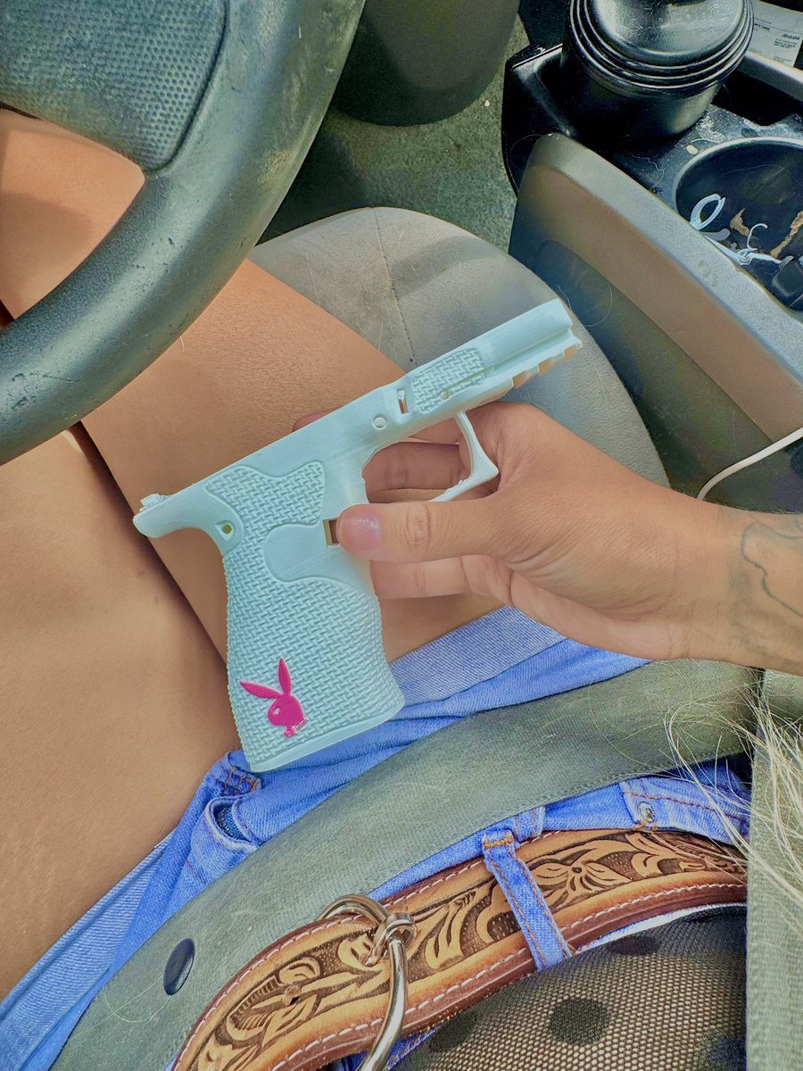 ⛓️ 🛒 💲🔌🪽 tweet media