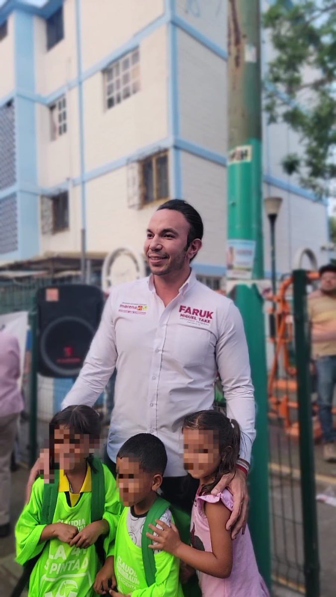 FarukMTake's tweet image. Este #martes acompañé a l@s vecinos de #CTMX en #Coyoacán a festejar el #díadelniño con la tradicional piñata 

#SigamosHaciendoHistoria 
#PlanC