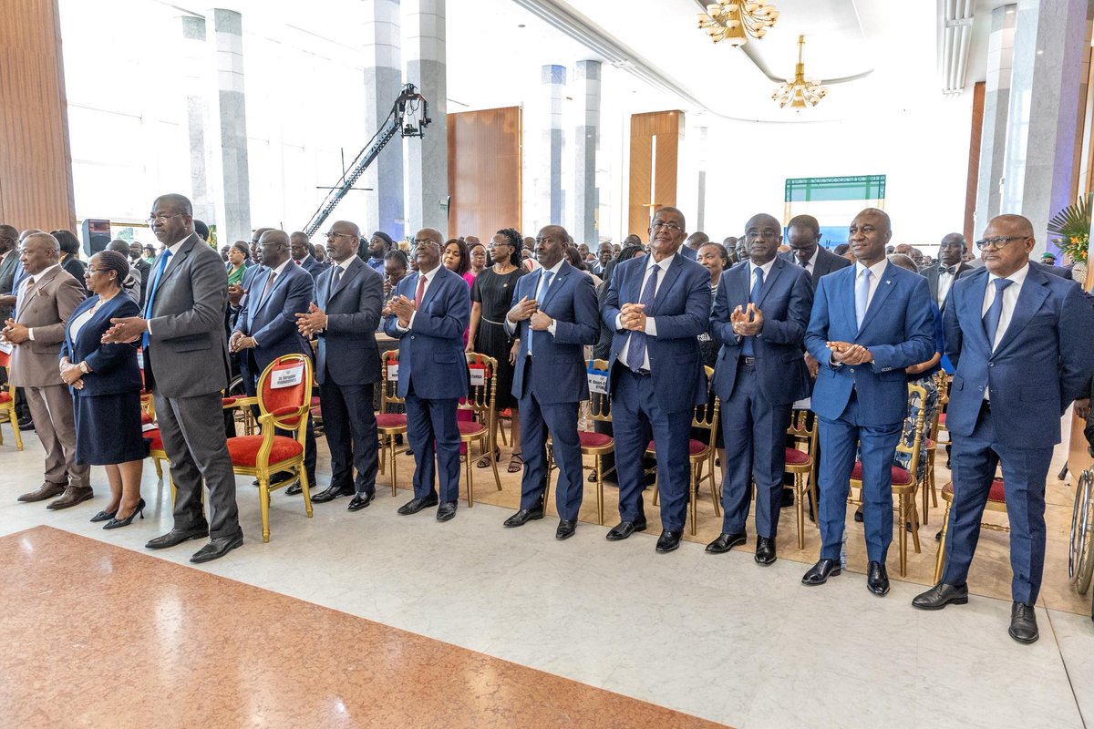Dialogue241's tweet photo. Après avoir reçu les conclusions des travaux du DNI, ce mardi 30 avril 2024, le Président de la Transition, Chef de l’Etat, Brice Clotaire OLIGUI NGUEMA, s’est dit « satisfait du bon déroulement des travaux et de son issue, au regard des recommandations et propositions pour l’a.. https://t.co/D60OCN95jJ