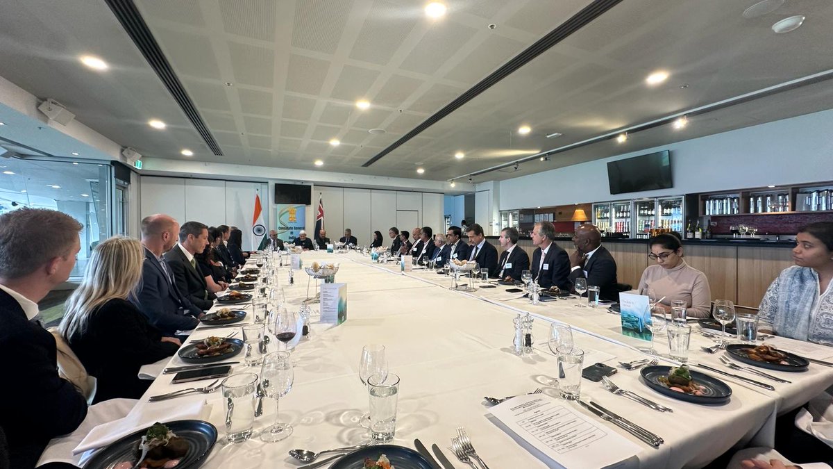 🇮🇳- 🇦🇺 Business Round Table Meeting held in Melbourne on 30 April, during the visit of Shri Sunil Barthwal, Commerce Secretary of India. Discussions focused on leveraging complementarities to promote bilateral trade and investment ties.