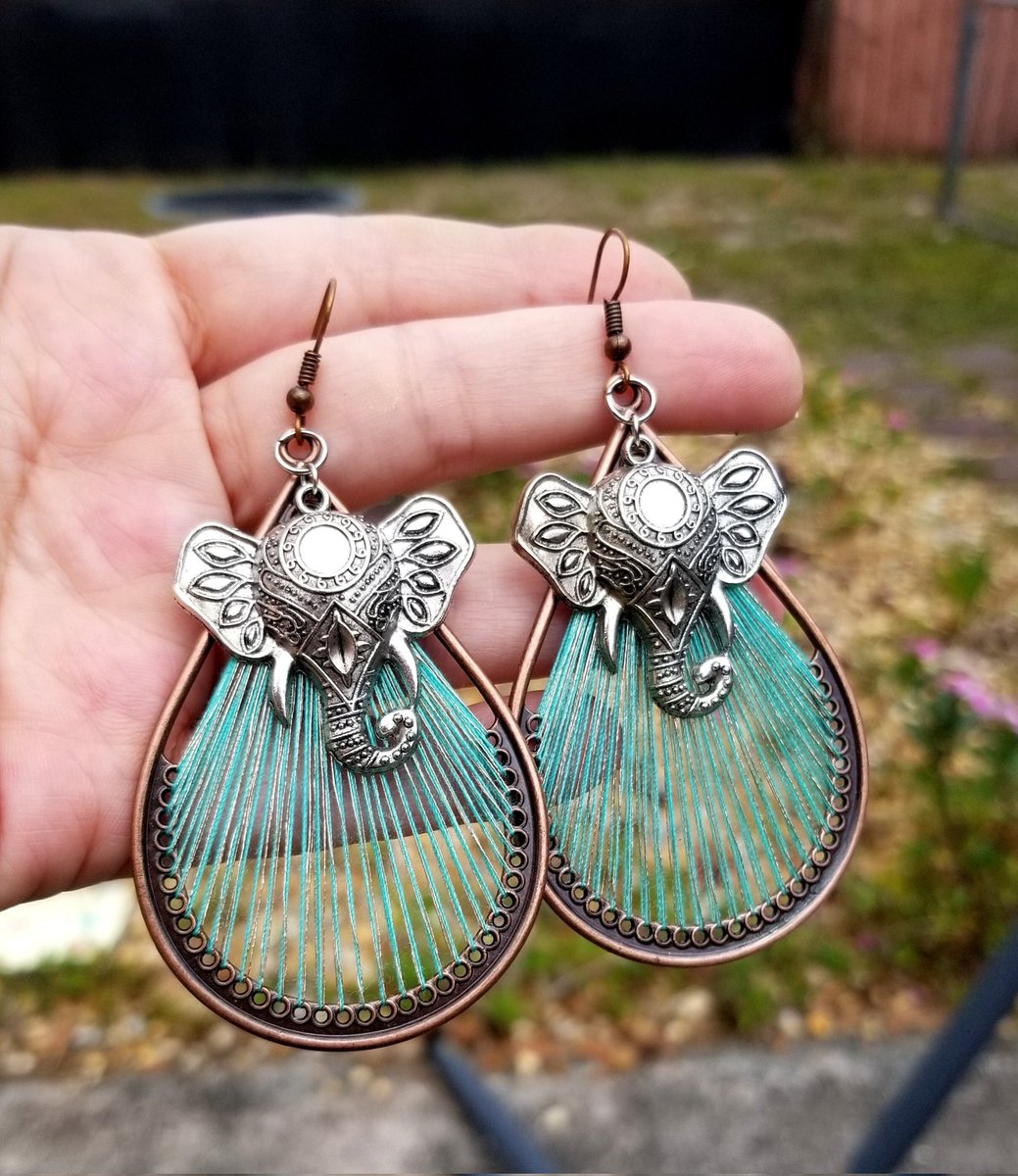 Large Elephant Dangle Earrings 
#jewelry #earrings #fashion #style #womenstyle #boho #bohostyle #bohojewelry #giftsforher #giftideas #gifts #mothersday #mothersdaygifts #handmade #handmadejewelry #handmadegift #elephants #elephantjewelry #elephantearrings

simplychicbyangela.etsy.com/listing/172161…