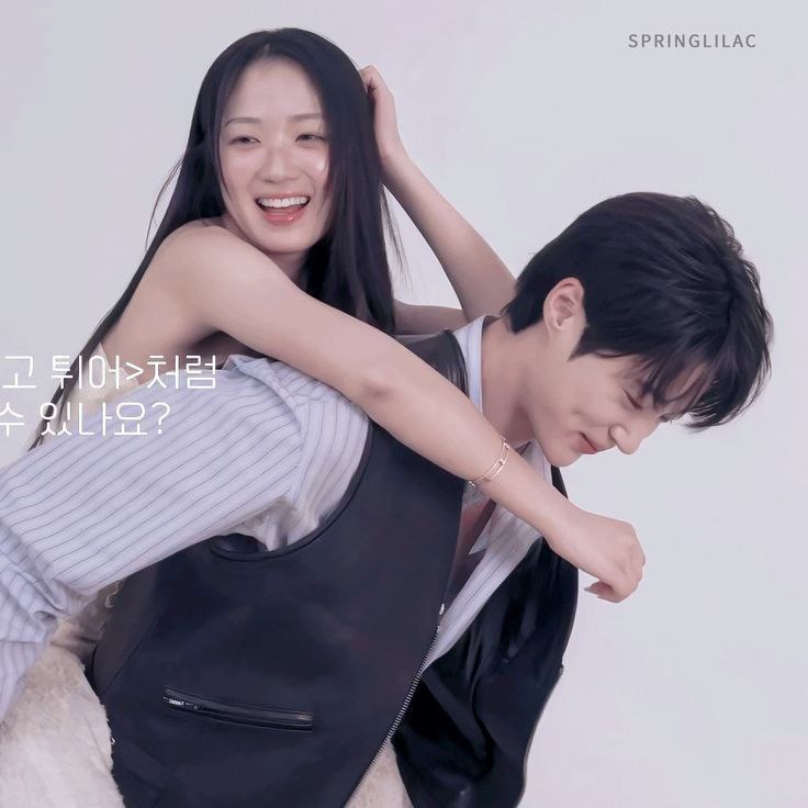 kdrama_menfess's tweet photo. •kdm• mau sangat berterima kasih sama yang udah ngecasting mereka. Mereka berdua akting emang harus diapresiasi, karena setiap kembali masa lalu sejauh ini. Mereka bener bener beda banget kaya di tahun tahun. Kaya ini sol 2008 gini loh, ini sunjae 2008 gini loh.  (cont..) https://t.co/ruUt7TRMFn