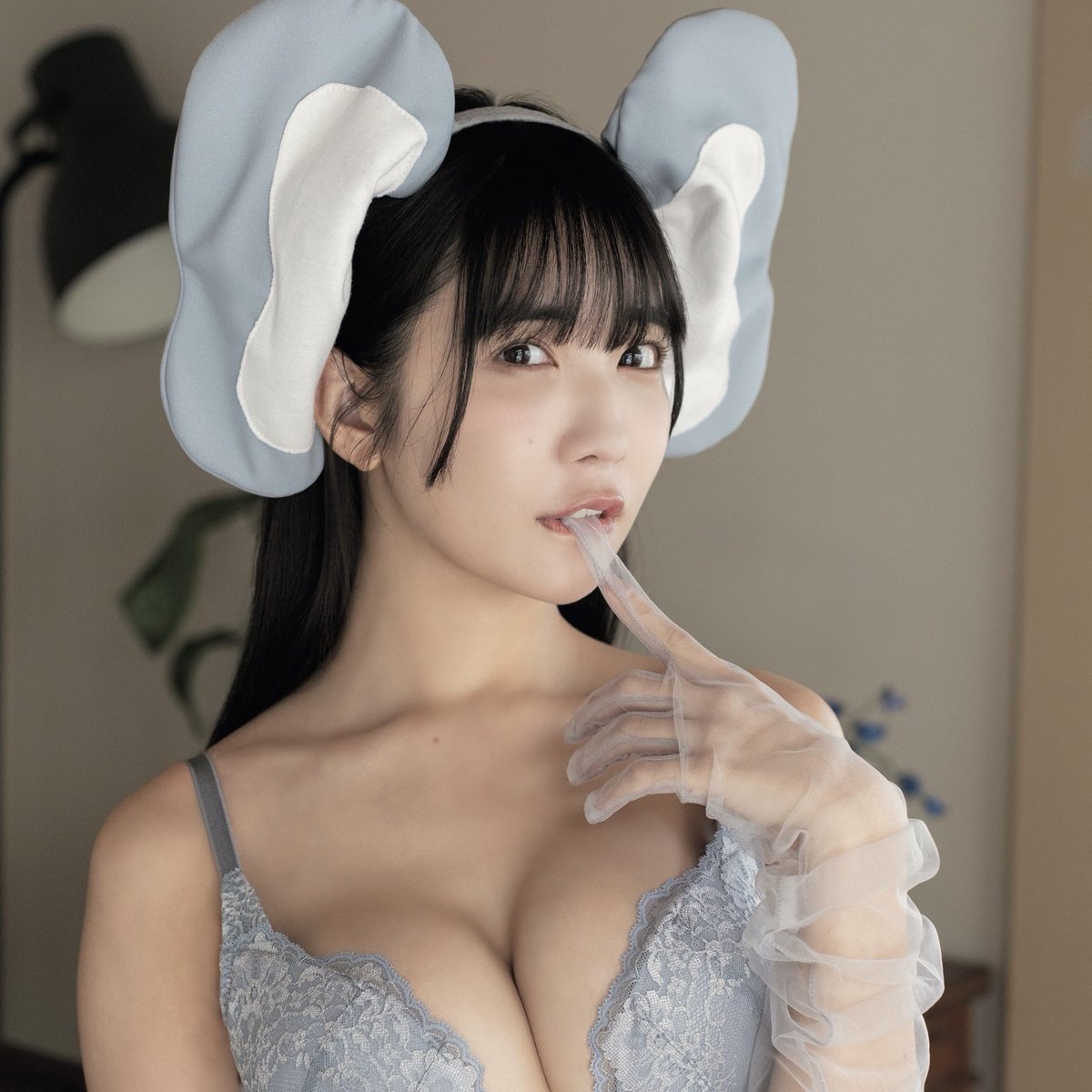 🤖 In the 7th installment of Zeroichi Zoo, 01familia's regular corner inside the ENTAME magazine, #2i2's Amau Kisumi becomes a sexy elephant 🐘

You can purchase it here: ebookstore.sony.jp/item/LT0002025…

#AmauKisumi #天羽希純 
#ゼロイチ動物園 #月刊エンタメ