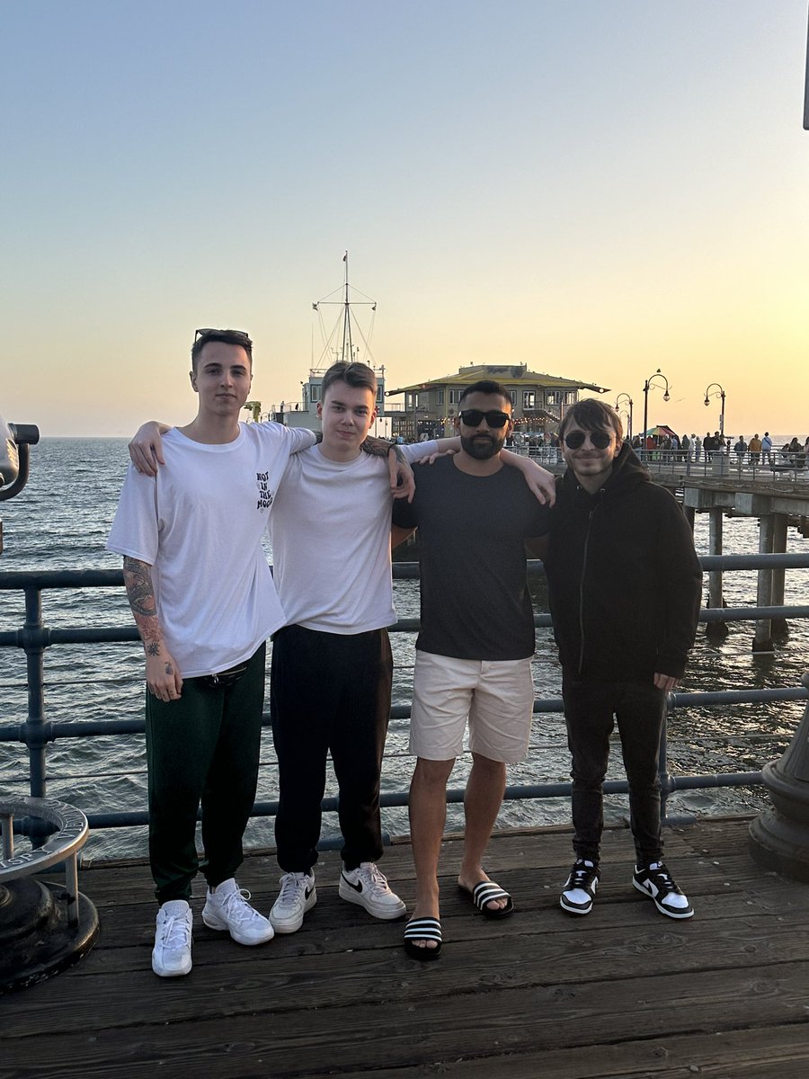Griefers arrived LA 🙂‍↕️