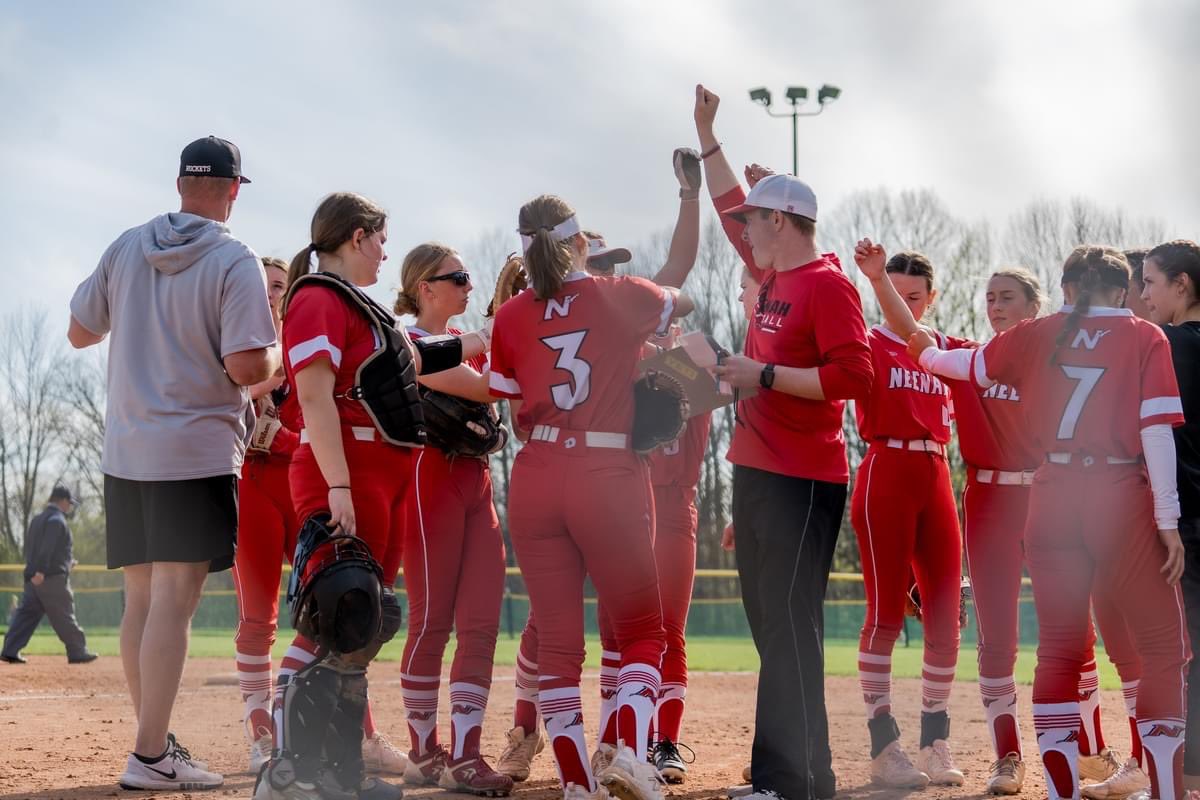 NeenahSoftball tweet picture