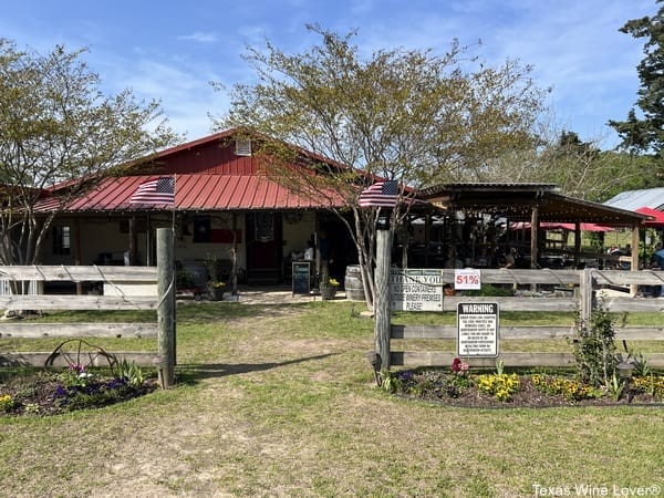 O’Farrell Country Vineyards: Native Wines from Native Vines: Tucked away in Deep East Texas amongst the beautiful pine-covered hills near Atlanta, my wife and I arrived at O’Farrell Country Vineyards. We were excited about… bit.ly/4bfyBCe by @TXWineLover #TXwine #wine