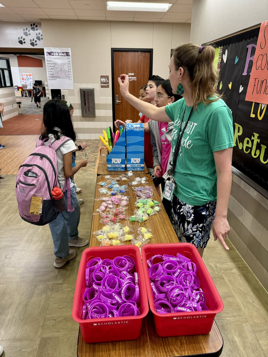 MJE Student Council Spring Shop is open for business! 🛍️ help us raise money for volleyball net poles! 🏐