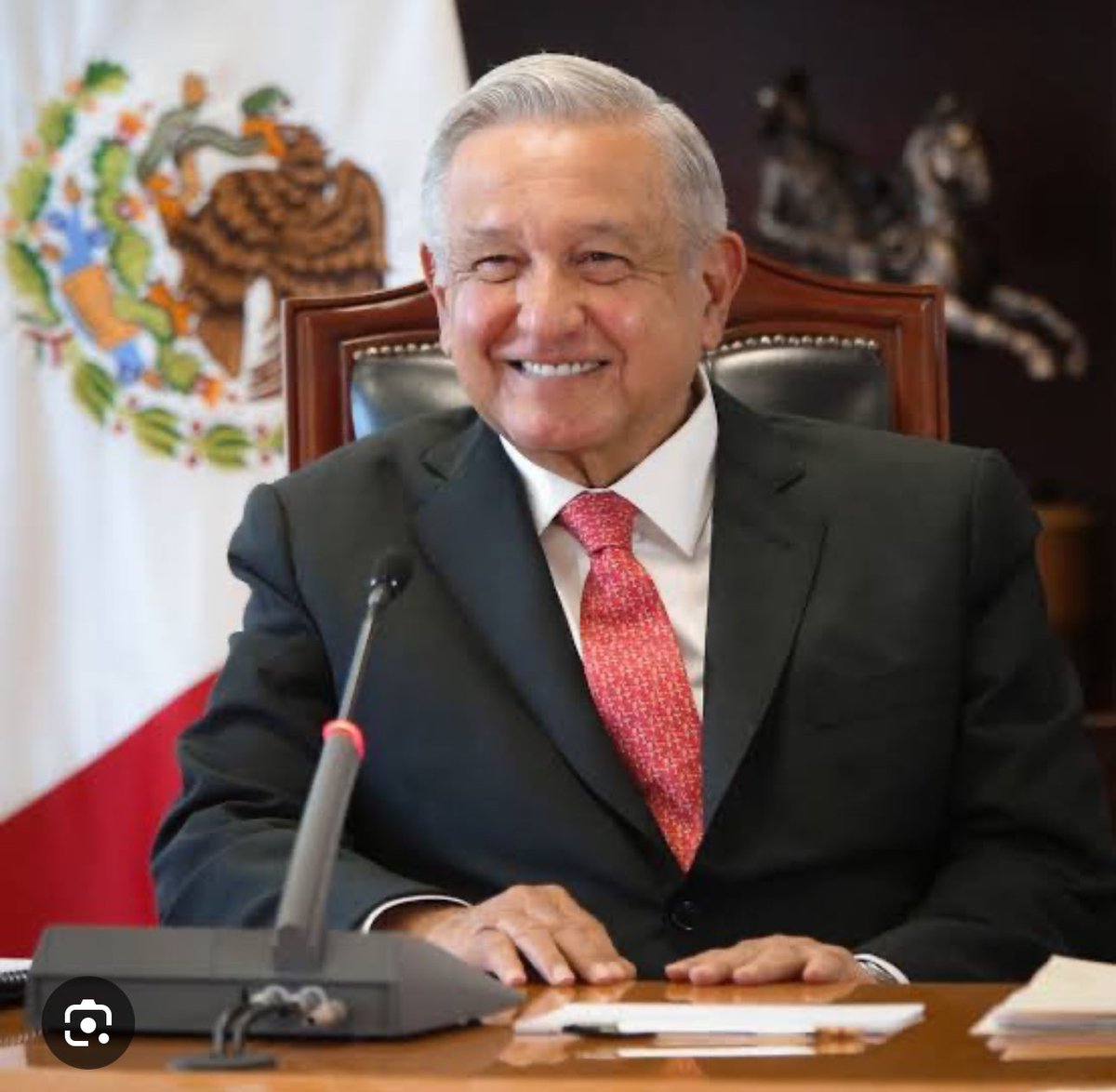 López Obrador llegó para regresar la dignidad a los adultos mayores. 
Pero también a todos los mexicanos al subir el salario mínimo como nunca antes en la historia de México, y hoy al garantizarnos una jubilación al 100% 

Gracias #AMLOLíderMundial