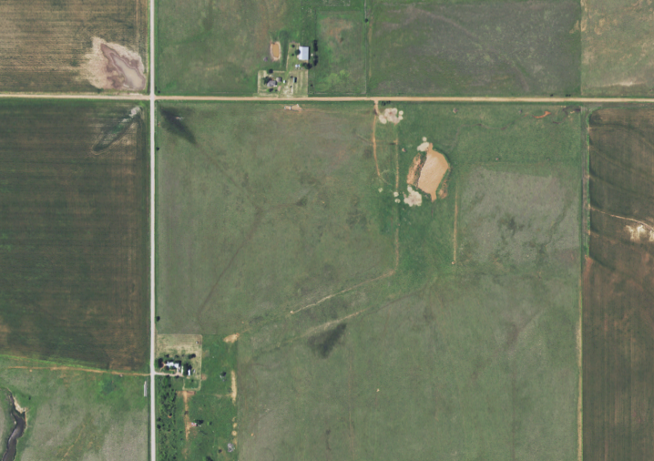 These two farmsteads are directly under the TDS, one to the south was dead center, hopefully the families got into storm shelters.