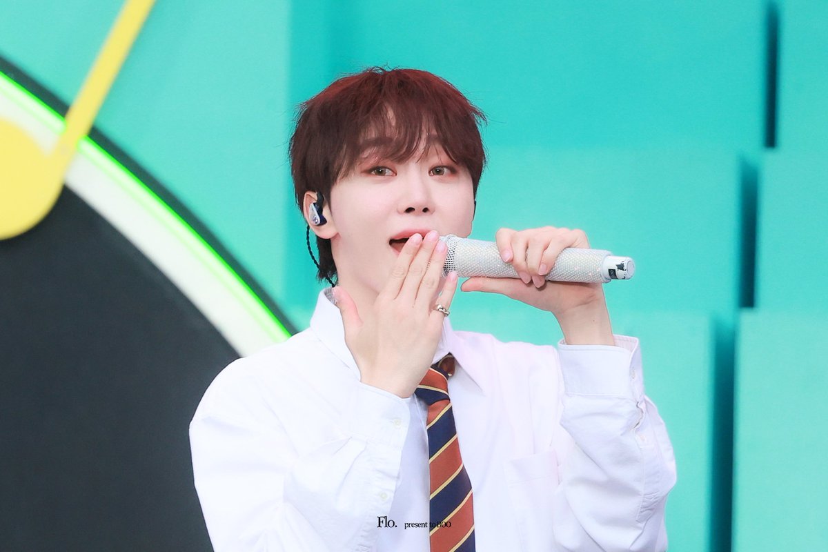 플로 tweet media