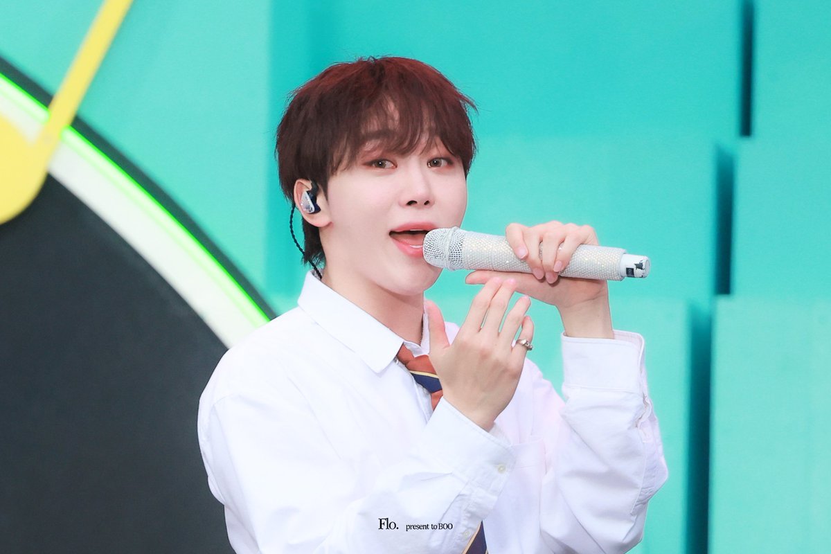 플로 tweet media