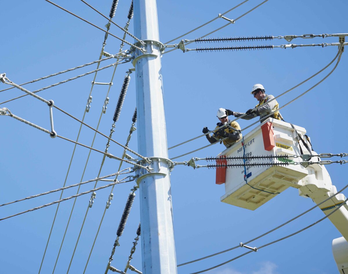 Powercor targets transmission licence to bring more renewables online: Victorian electricity distributor Powercor is seeking a licence to build new transmission infrastructure in a move it claims will provide faster… dlvr.it/T6FX6S #renewables #australia #technology