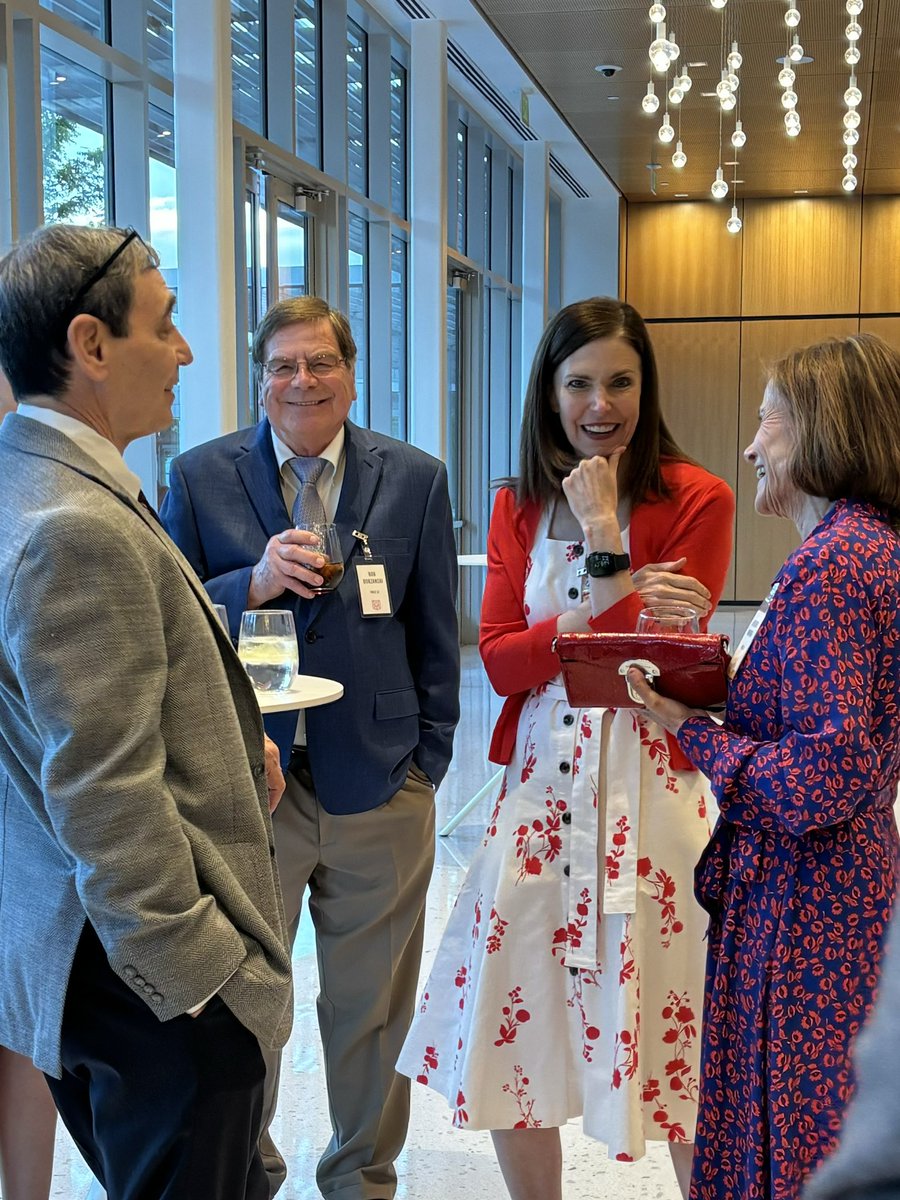 All smiles as we honored the @WUSTLmed Dean’s Impact Awardees! Learn about their work as #mentors and #sponsors here: faculty.med.wustl.edu/faculty-recogn…