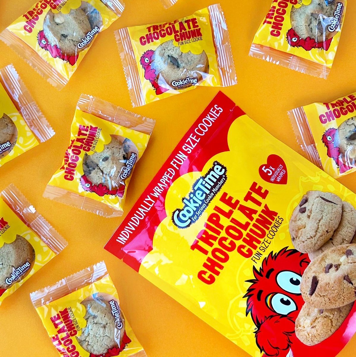 ニュージーランドのクッキーと言えば…🍪？「#CookieTime(#クッキータイム )」のトリプルチョコレートチャンク💗1枚で3種類のチョコレートが楽しめちゃう🌈▷bit.ly/4aUZ3RL #チョコレートチャンク #クッキーマンチャー #チョコレートクッキー #PLAZA購入品 #プラザ購入品 #PLAZA #プラザ