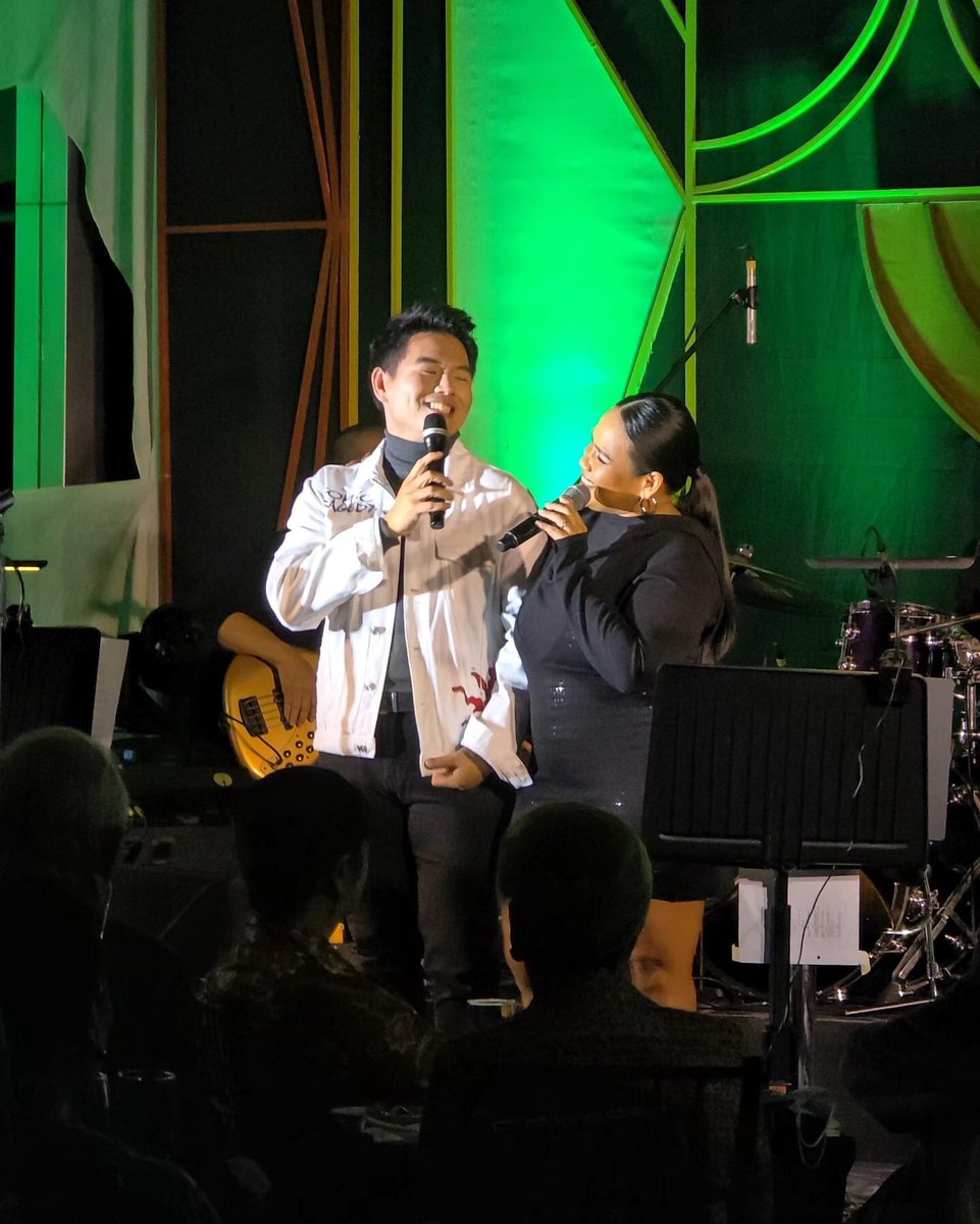 CPATofficial's tweet photo. Bituin Escalante (@gobituin) wrapped up with a show-stopping finale! π« It was an honor to host the Stellar Diva for her three show residency at the JZA Hall, capped off with βThe Great White Wayβ last April 29!
#BituinEscalante #Broadway #JZAHallConcertSeries #LiveIsBetter https://t.co/2Rmpj4HB1T