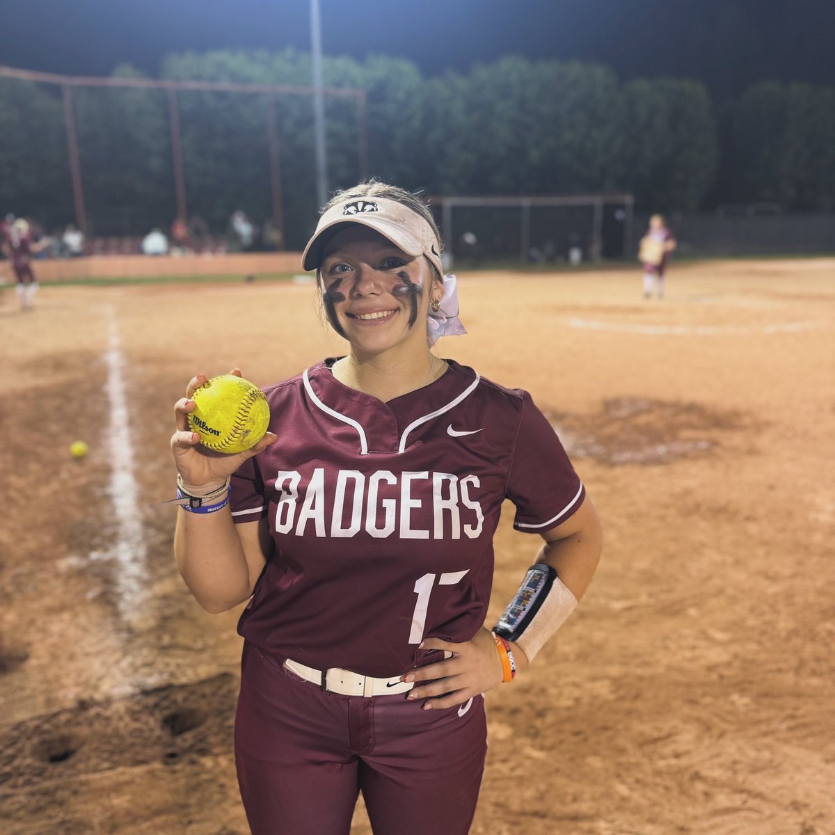 Jr. Kyleigh Wooten goes YARD tonight in a CLUTCH moment!! Congratulations on #1!! #bprd #beebeSB🥎 #shovel #team25