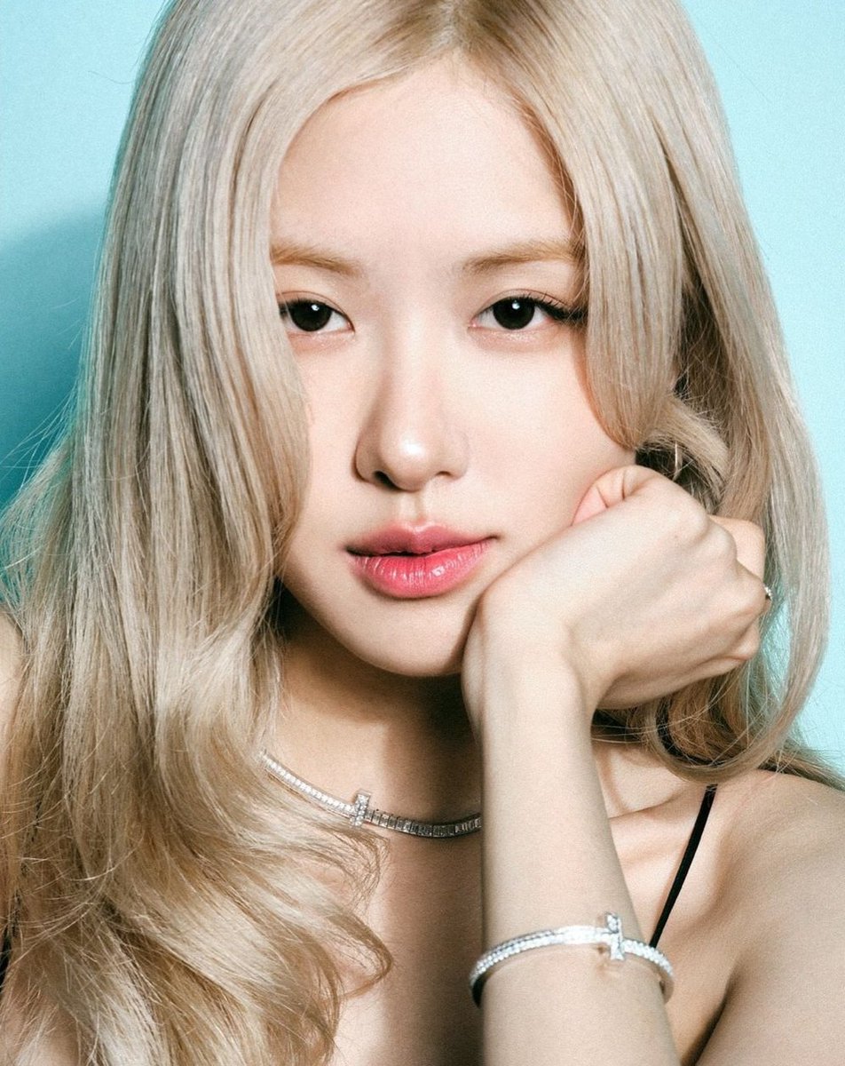 #ROSÉ belíssima para a Tiffany & Co. ✨