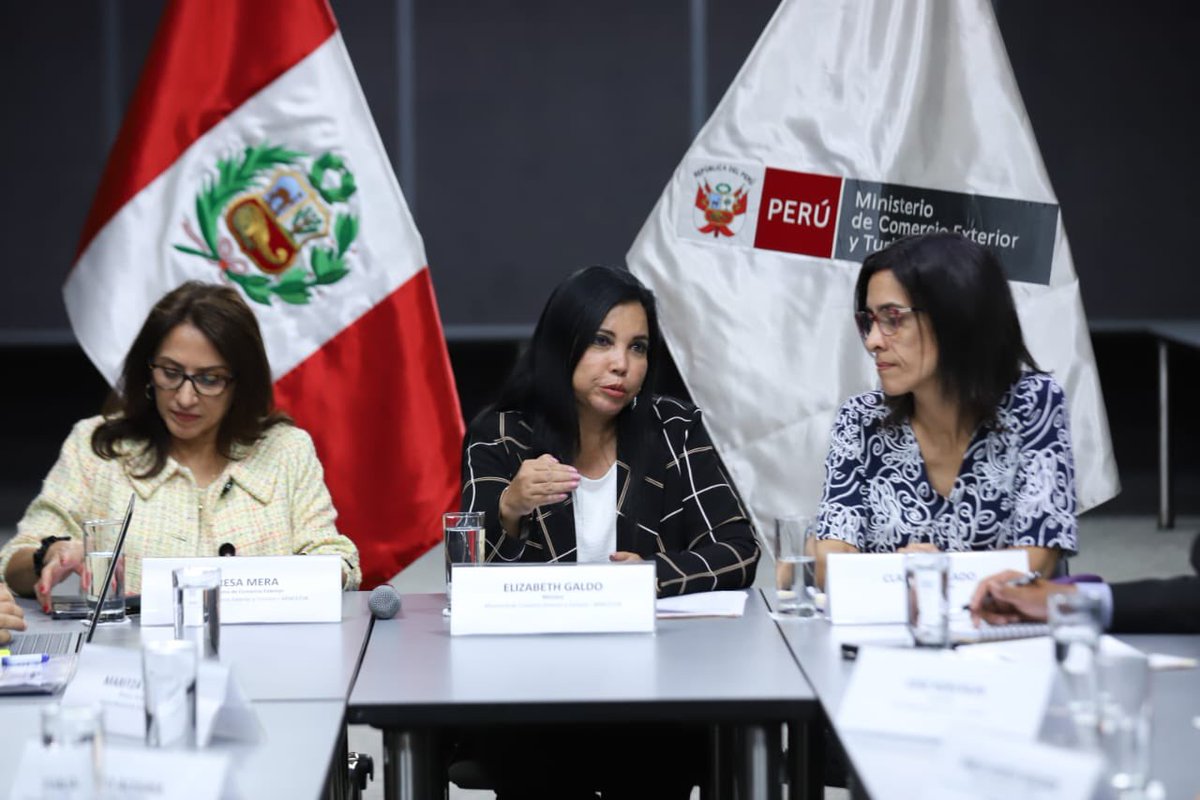 En reunión con los representantes de la Cámara Nacional de Turismo del Perú - @CanaturdelPeru, la ministra Elizabeth Galdo destacó la importancia del trabajo articulado entre el sector público y privado para superar el reto de recuperar los niveles pre pandemia en el sector