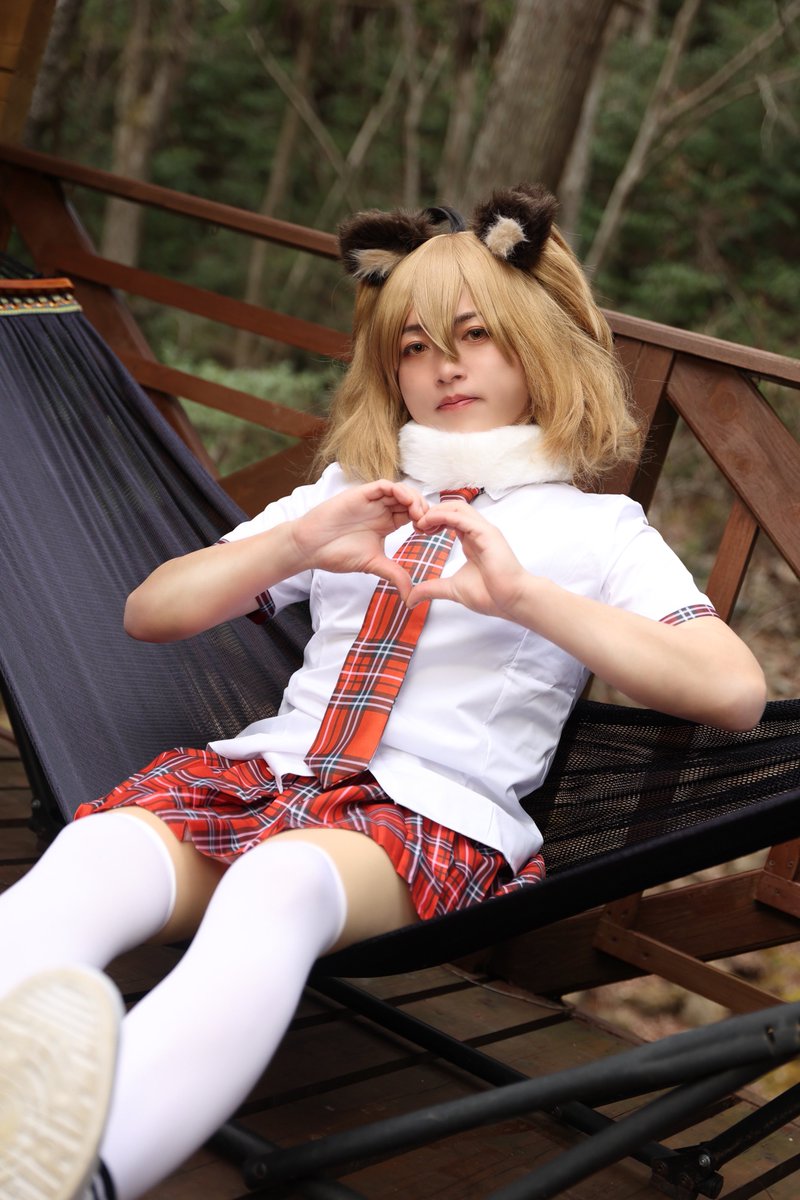 ️⚠️コス
けものフレンズ　ライオン🦁

休みの日はダラダラしたいよね〜⛺️💤
📷→kuro(@kemofure121 )さん

#探検隊の春休み0406
🌳🌲🏕️→#フレアキャビン