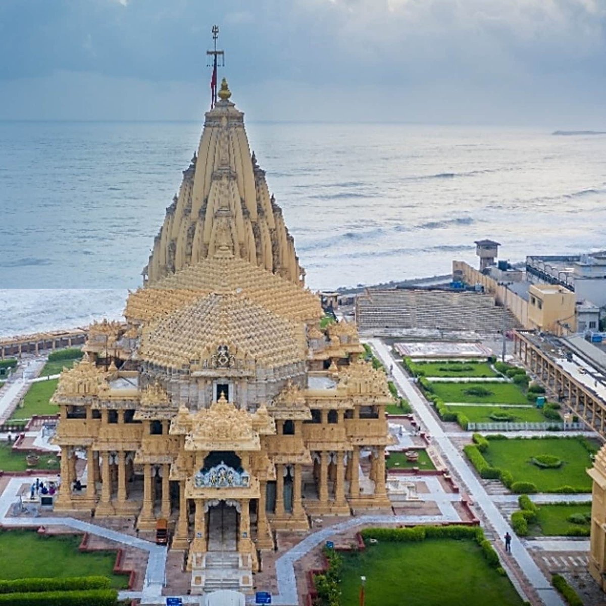 Greetings to the people of Gujarat on #GujaratDay

The land of Dwarkadhish and Somnath, Gujarat has been a key player in Bharat's spiritual and Independence journey.

May Maa Ashapura bless the State with abundant growth and happiness.