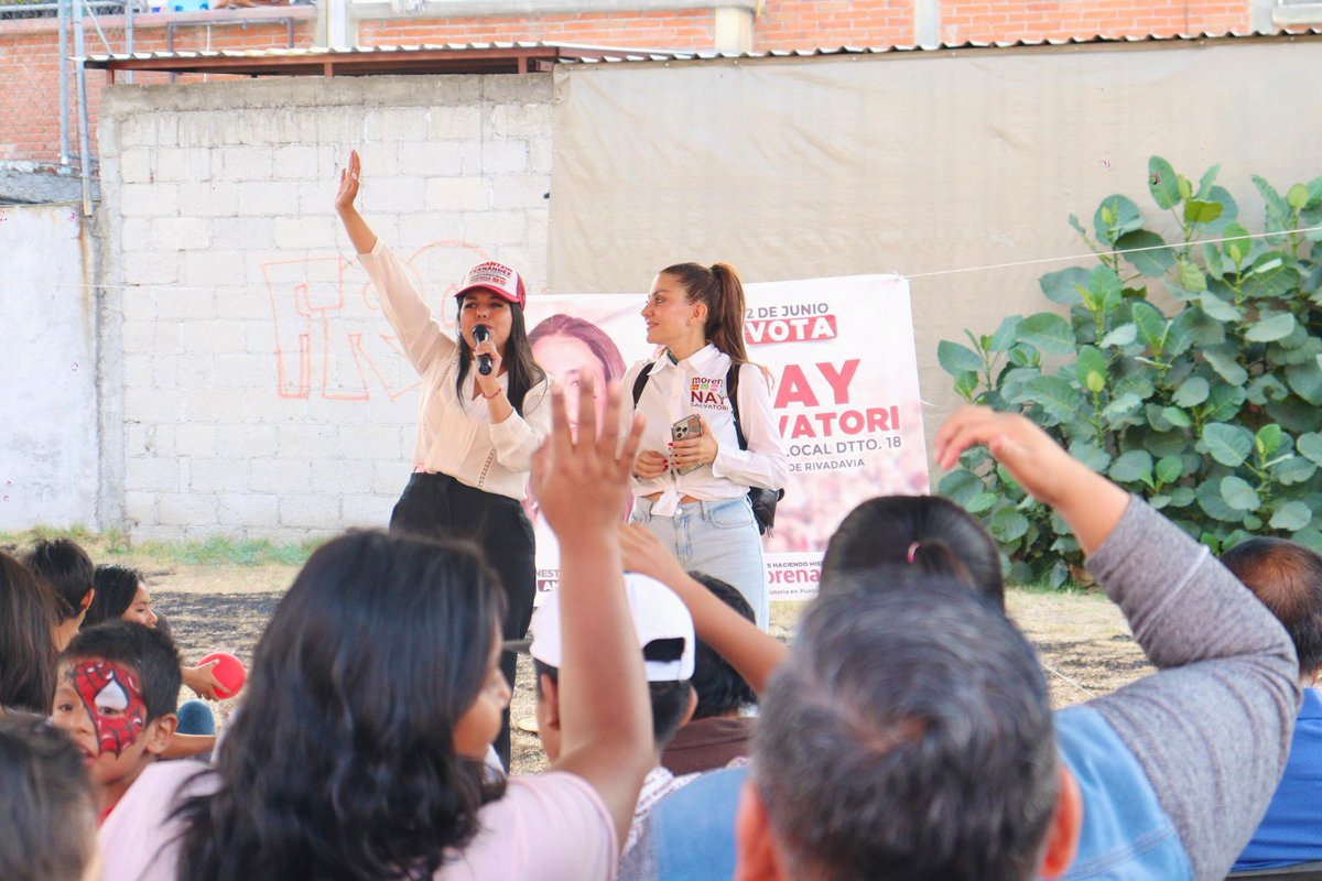 🗞️La candidata Tonantzin Fernández @TonantzinFdz y Nay Salvatori @Naysalvatori se unen en el Día de la Niñez en Santiago Momoxpan. Con los pequeños realizaron juegos y actividades este martes. 🗒️lc.cx/7mJ1xz