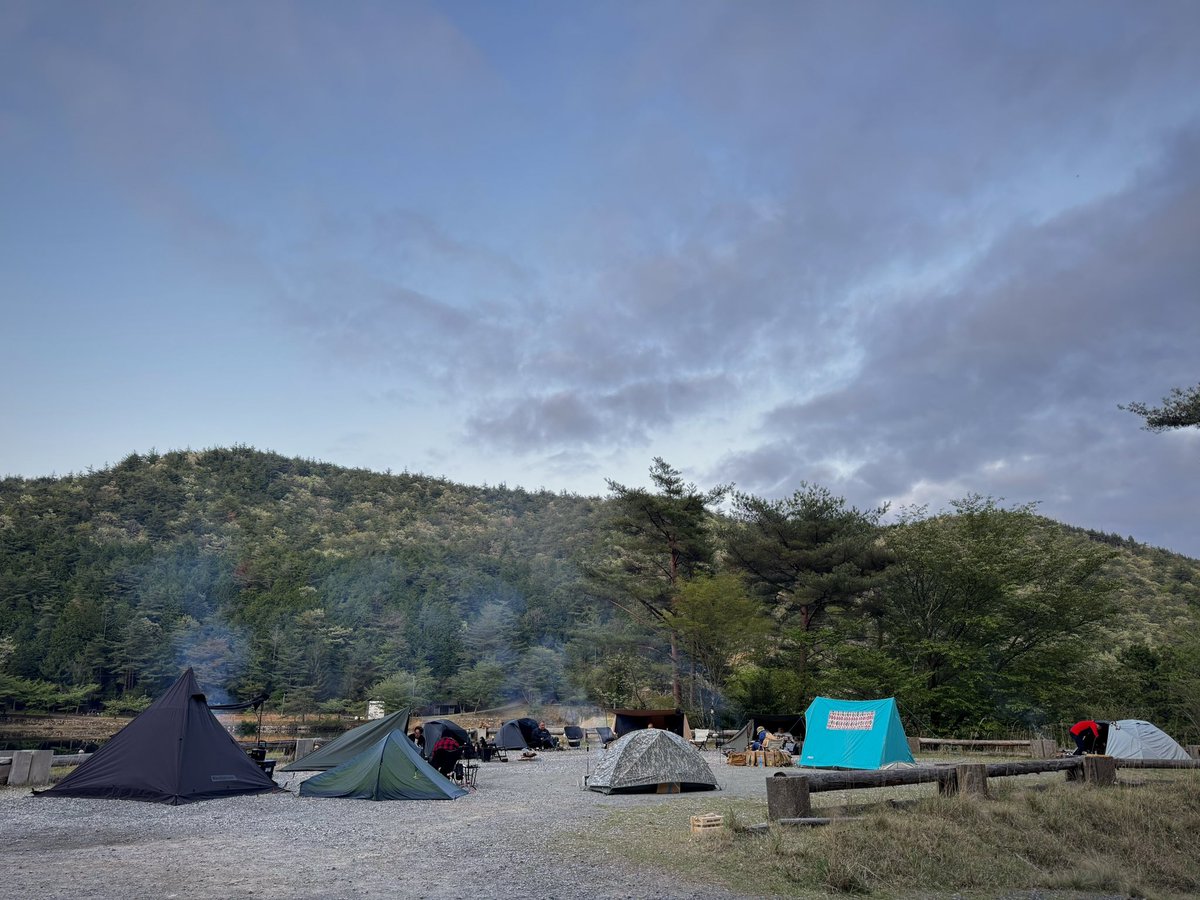 お花見キャンプで茶会をしたり、テントサウナからのサップで外気浴したり、久しぶりに大人数でソログルしたりと、4月は変化に富んだキャンプができました。

instagram.com/t_bone_tsan

 #4月のキャンプを写真4枚で振り返る