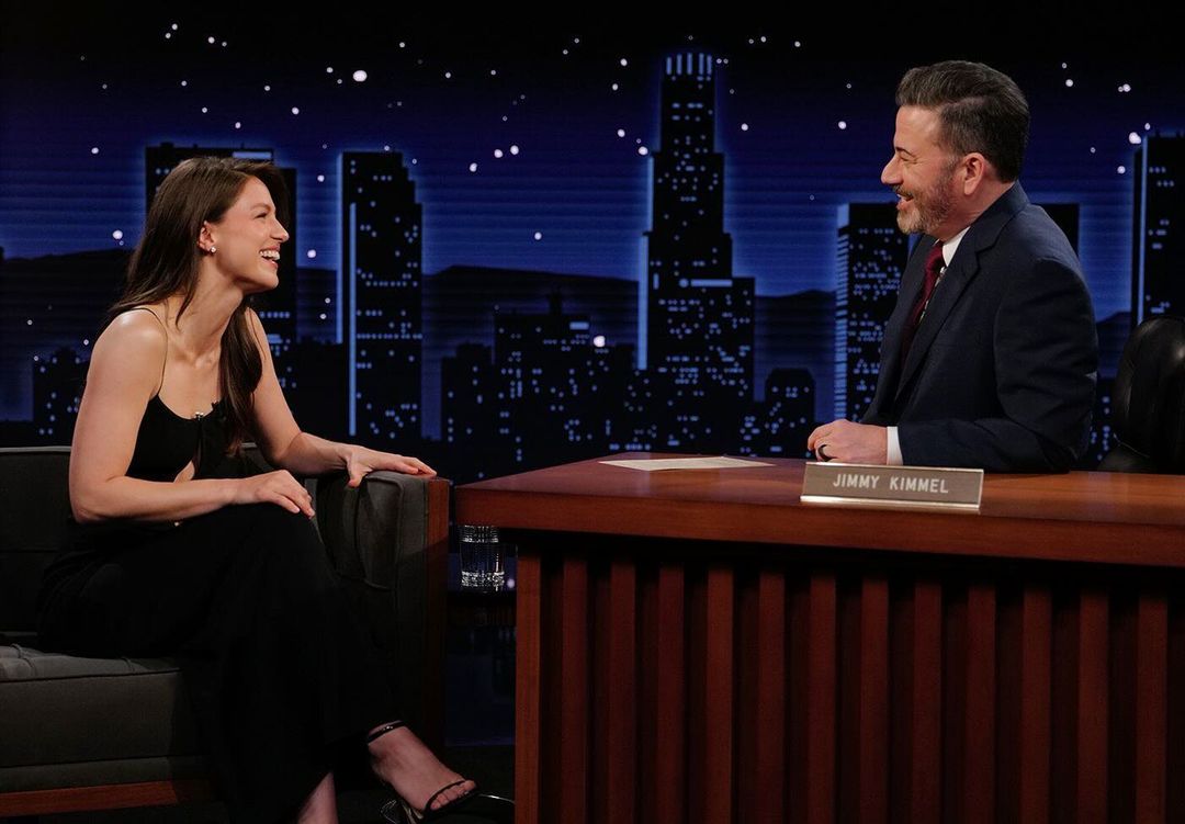 📸Algunas fotos de Melissa Benoist durante su entrevista en Jimmy Kimmel esta noche.
->  melissabenoistupdates.org/gallery/thumbn…