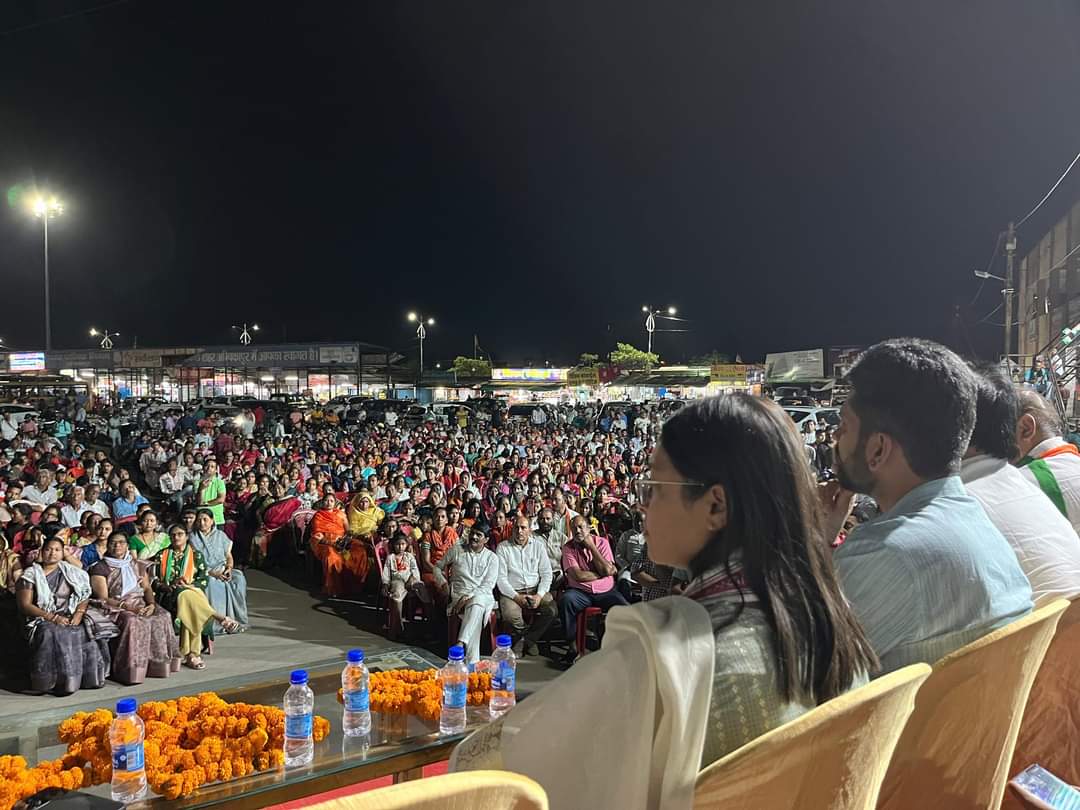देर रात, श्री सचिन पायलट जी ने कांग्रेस उम्मीदवार सुश्री @ShashiSinghINC जी के समर्थन में आयोजित हुई नुक्कड़ सभा में पहुंचे। 📍अंबिकापुर, लोकसभा क्षेत्र सरगुजा, छत्तीसगढ़ @SachinPilot