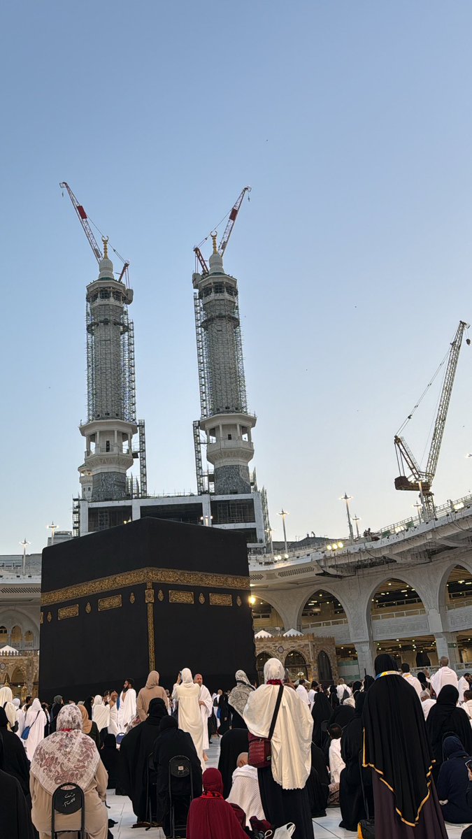 Dr_majdah17's tweet photo. وتظن انّك ذهبت اليه بإرادتك، لكنه هو من اصطفاك للقائِه 🕋🤍 https://t.co/W8vNI9w7JO