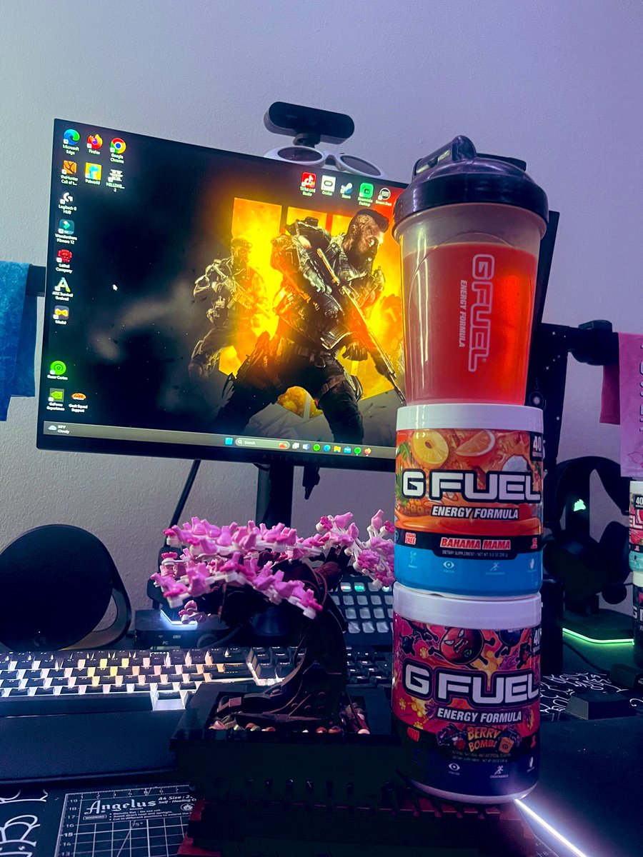 Day 404🔥of chugging a gfuel flavor until @GFuelEnergy blesses me with code Vivid at Checkout🥺Today we have 🍓Berry Bomb💣 🥥BaHaMa MaMa🏝️
@GammaLabs #Fyp #GFUELED #CodeVivid #gfuelenergy @CliffGFuelCEO