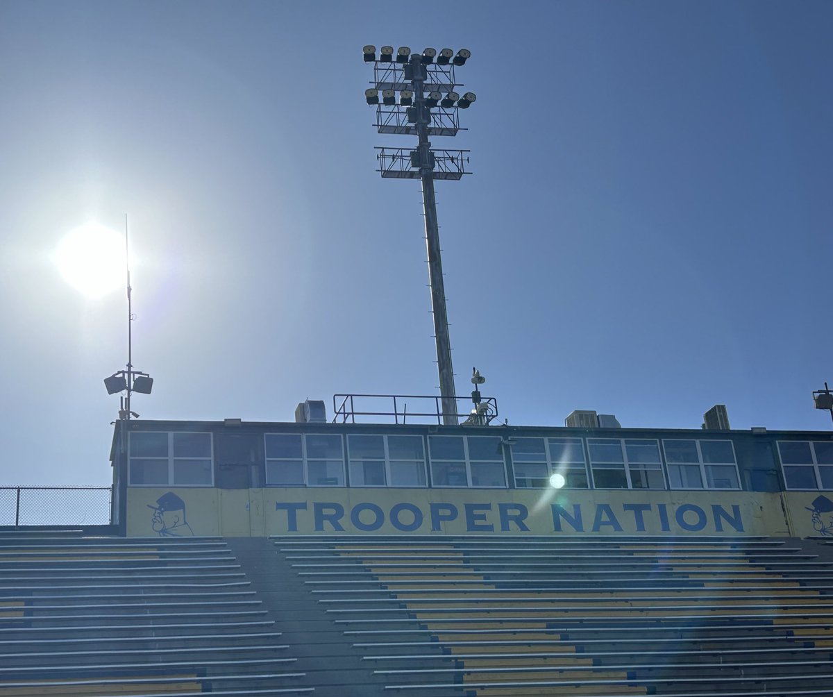 Finished off the day at Eastwood with @EHSCoachLopez! Great practice, great energy, and great to connect with another great @UTEPFB alum. #WinTheWest 🟠🔵 #2TRIKE5OLD ⛏️⛏️