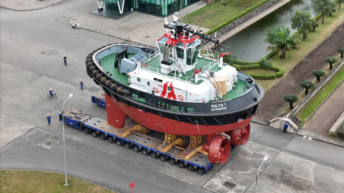 workboat365.com/damen-launches… 

@Damen launches electric tug for @PortofAntBruINT

#propulsionsystems #propulsion #shipbuilding #commercialmarine #maritimeindustry #maritime #marine #marineindustry