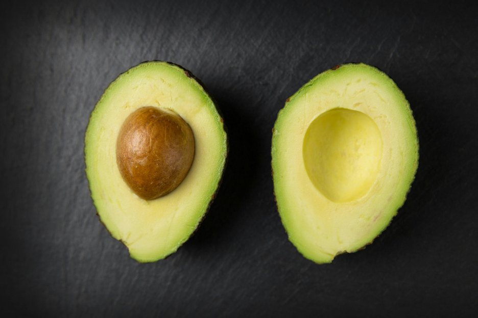 🥑 Good news for avocado lovers! A new study suggests that avocados may help lower the risk of type 2 diabetes in females. Time to rethink your brunch? #HealthEating #DiabetesPrevention healthline.com/health-news/av…
