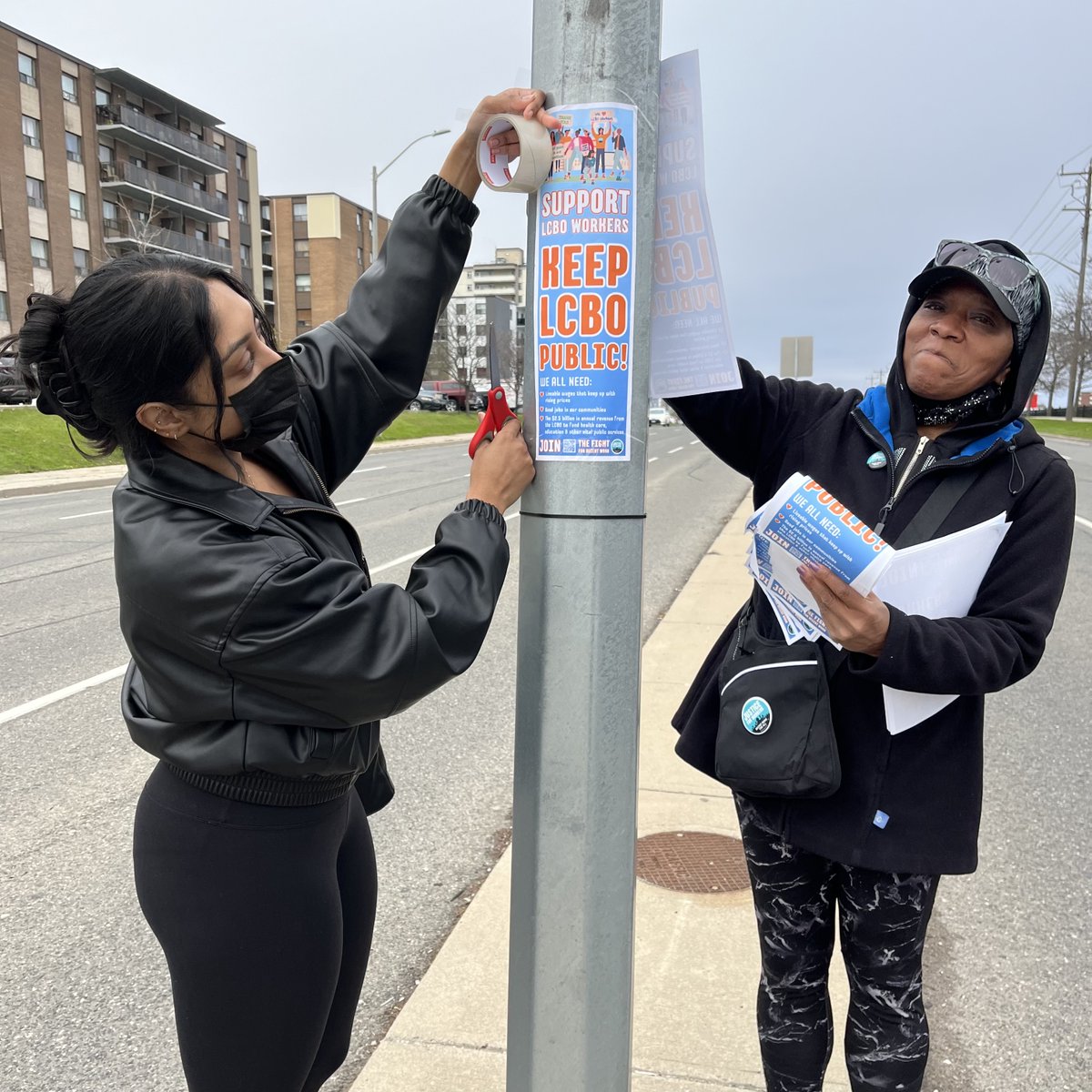 ❤️‍🔥 Fantastic responses from @LCBO customers at Cedarbrae Mall! 
‼️ In just 1 hour, 30+ people joined #Justice4Workers👏🏿 So 👏🏾 many 👏 great 👏🏿 conversations! 
😎 Tons of support for the fight to #KeepLCBOpublic & for good jobs. 
➡️ Here's how YOU can help: bit.ly/SupportLCBOwor…