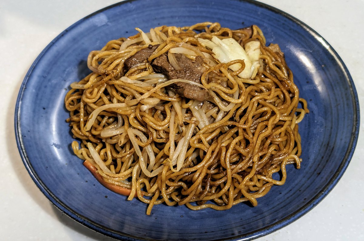 ひるめし

鹿肉の焼きそばをお見舞いする🥊
麺は違うけどソースは碧南の大磯屋
いただきます🙏

#大磯屋