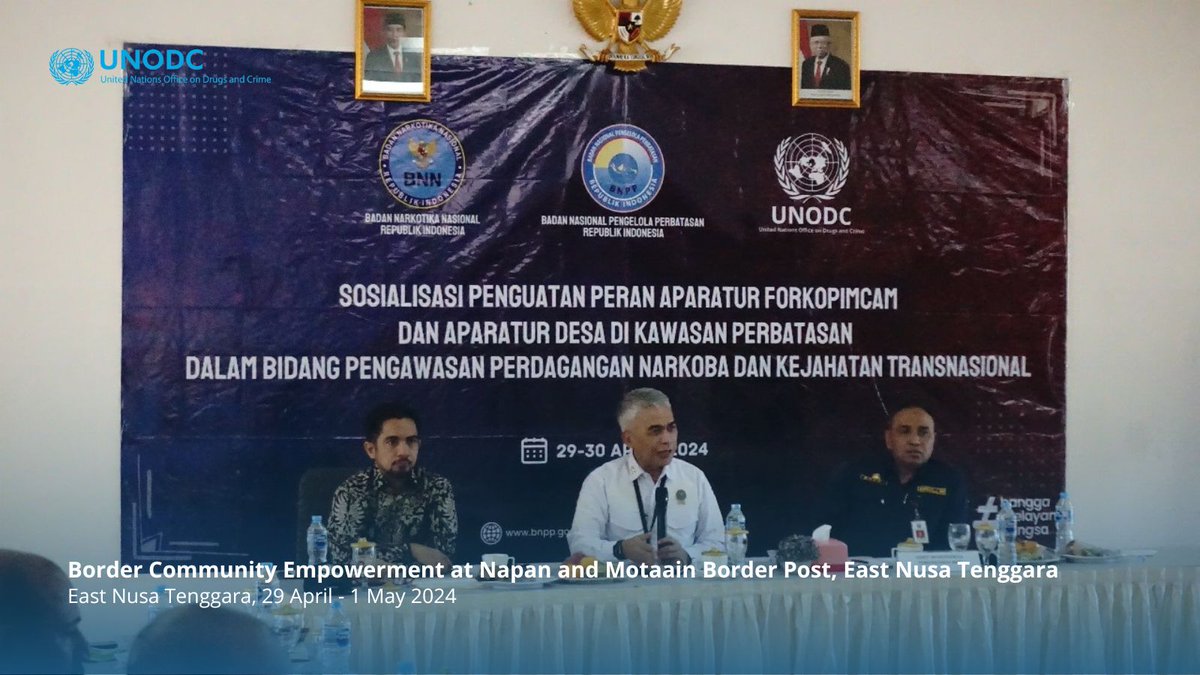 Empowering border communities to combat transnational organized crime & illicit trafficking! UNODC, @INFOBNN & @bnpp_ri, supported by @StateINL, convened 60 participants—officials, community leaders & law enforcement at Napan & Motaain border posts in East Nusa Tenggara.