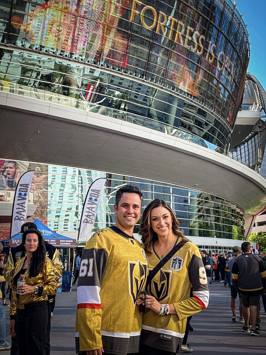 FlowRussellCrow's tweet photo. #VegasBorn - although it was a tough loss at #TheFortress last βknight,β @life_as_LA & I still had a blast at yesterdayβs @GoldenKnights game. The VGK will come back stronger tomorrow! #TheFireReturns #VGK #GoKnightsGo #VegasBorn #TheGoldenAge #HockeyIsAwesome #Vegas https://t.co/MxfqKpvTEu